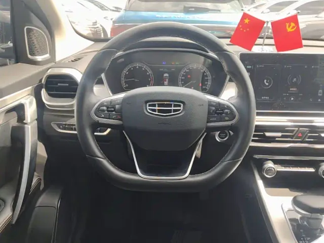 Geely Binyue — Фото автомобиля 10