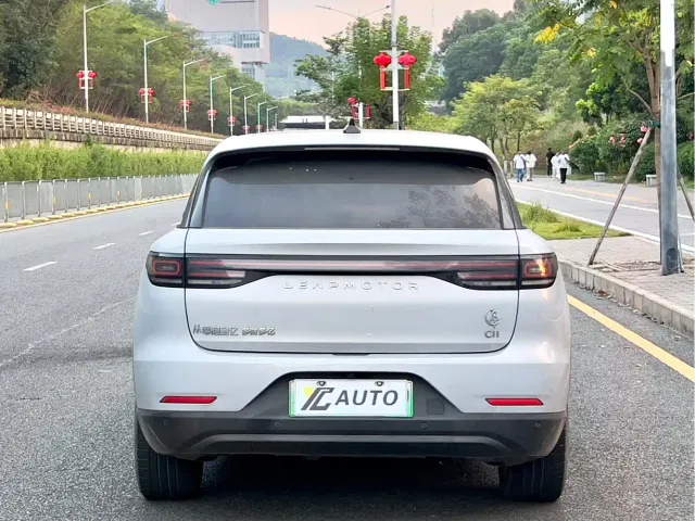 Leapmotor C11 — Фото автомобиля 6