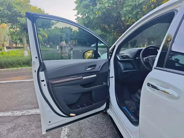 Toyota Sienna — Фото автомобиля 11