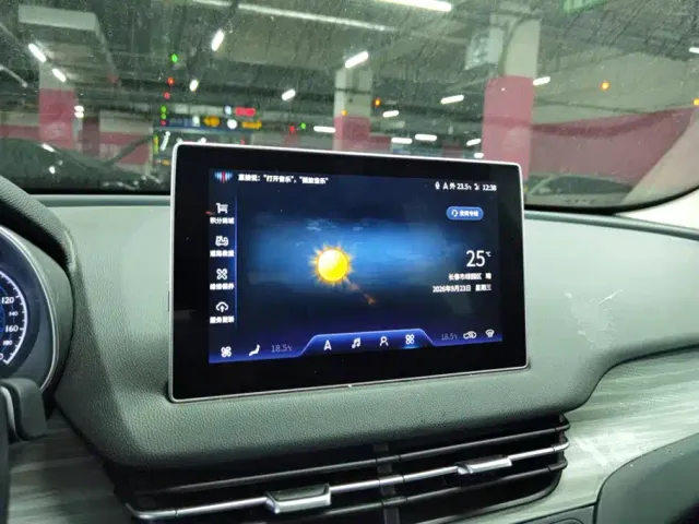 Hongqi Hongqi E-QM5 2024 500km Travel Edition — Фото автомобиля 13