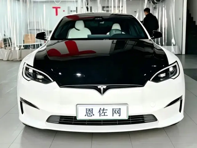 Tesla Model S — Фото автомобиля 2