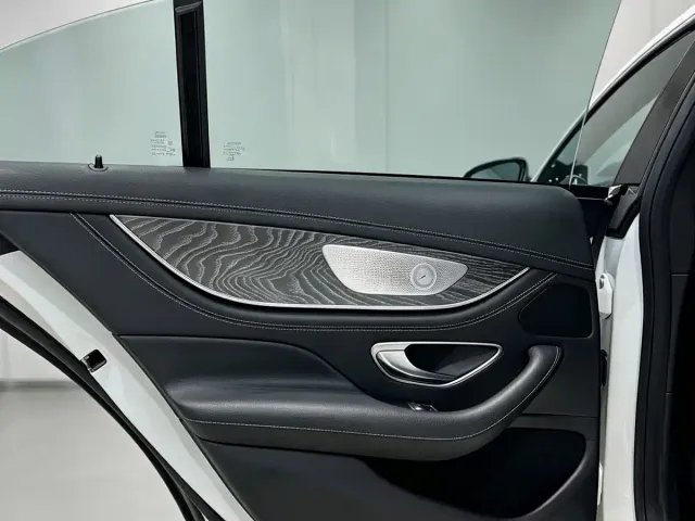 Mercedes-Benz CLS-Class — Фото автомобиля 10