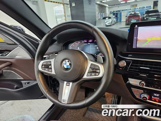 BMW 5 Series G30 — Фото автомобиля 12