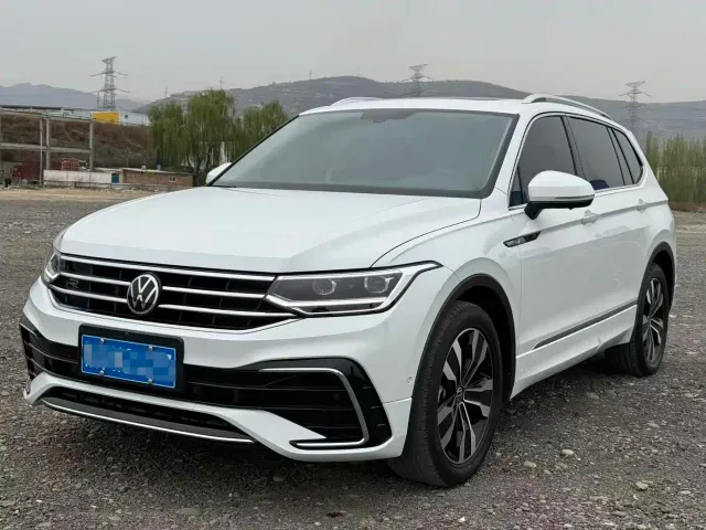 Фотография автомобиля — Volkswagen Tiguan L