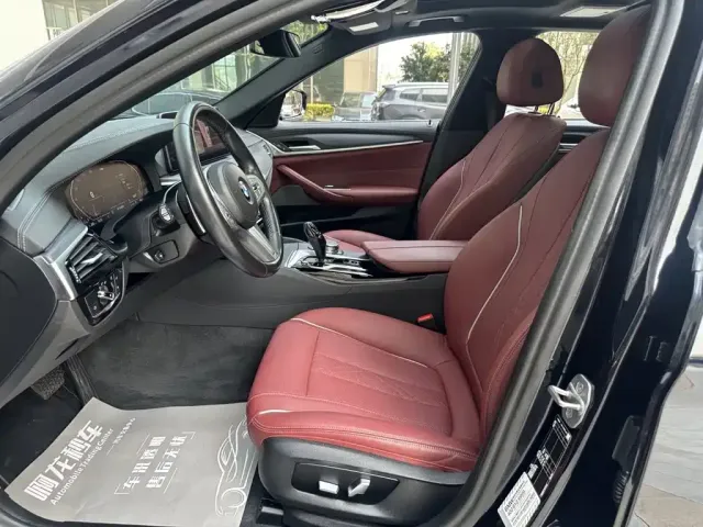 BMW 5 Series — Фото автомобиля 11