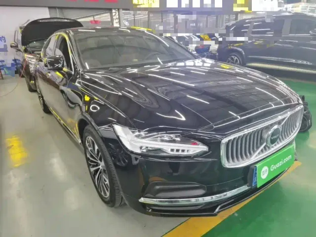 Volvo S90 — Фото автомобиля 3