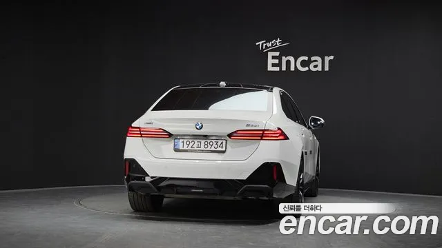 BMW 5 Series G60 — Фото автомобиля 4