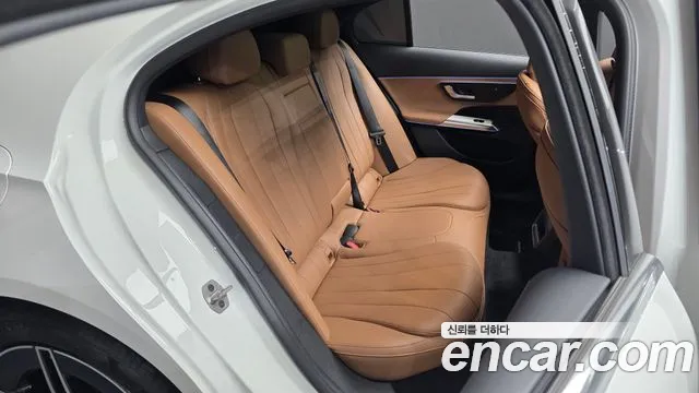 Mercedes-Benz E-Class W214 — Фото автомобиля 17