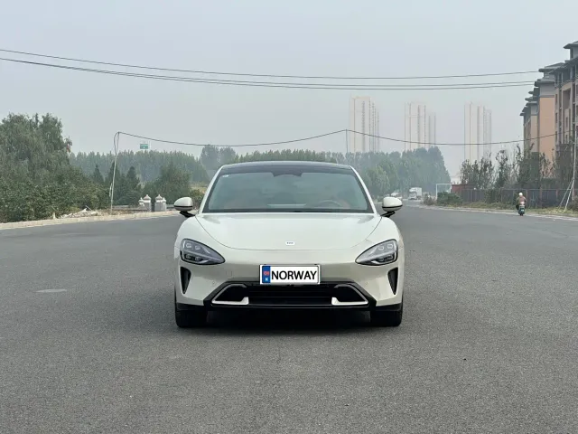Xiaomi SU7 — Фото автомобиля 2