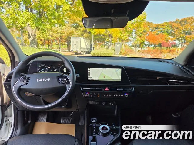 Kia Niro — Фото автомобиля 18