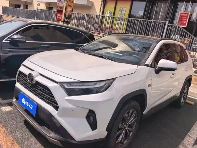 Фотография автомобиля — Toyota RAV4