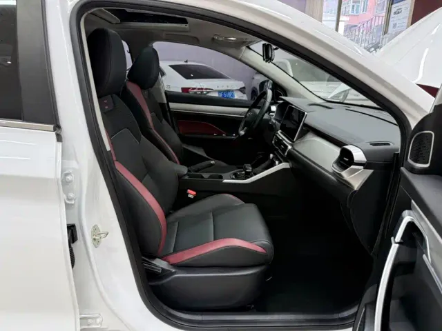 Geely Binyue — Фото автомобиля 20