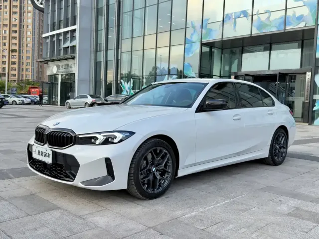 Фотография автомобиля — BMW 3 Series