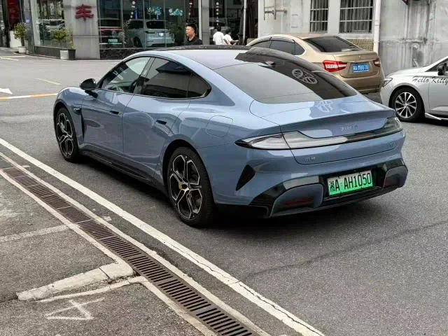 Xiaomi SU7 — Фото автомобиля 6