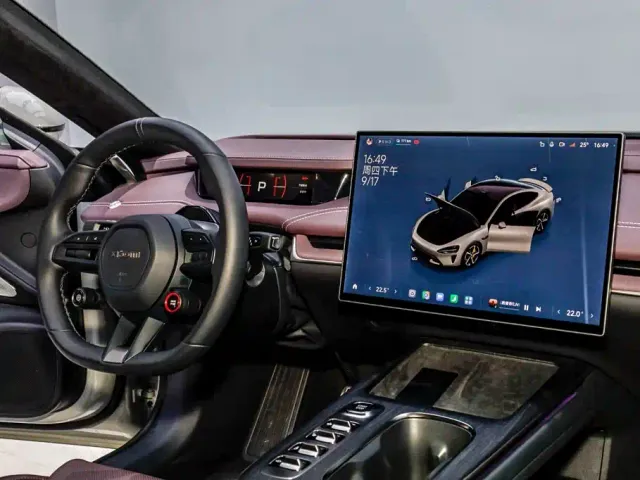 Xiaomi SU7 — Фото автомобиля 30