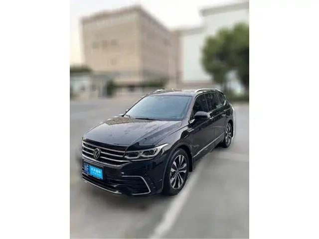 Фотография автомобиля — Volkswagen Tiguan L