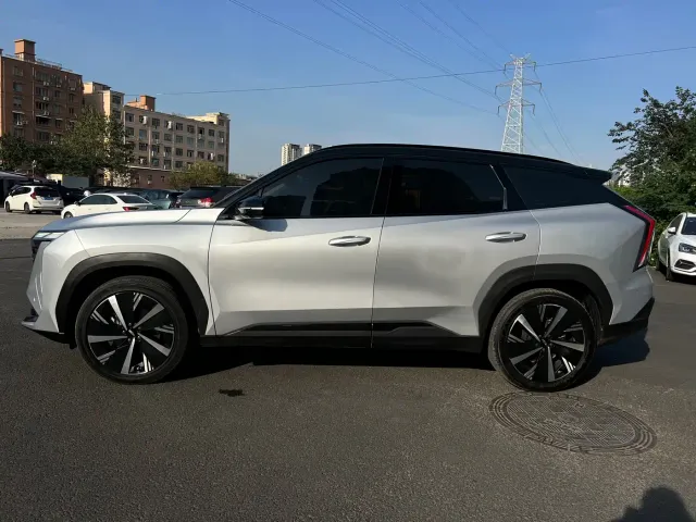 Geely Boyue L — Фото автомобиля 4