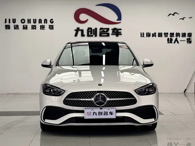 Фотография автомобиля — Mercedes-Benz C-Class