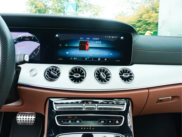 Mercedes-Benz E-Class — Фото автомобиля 19