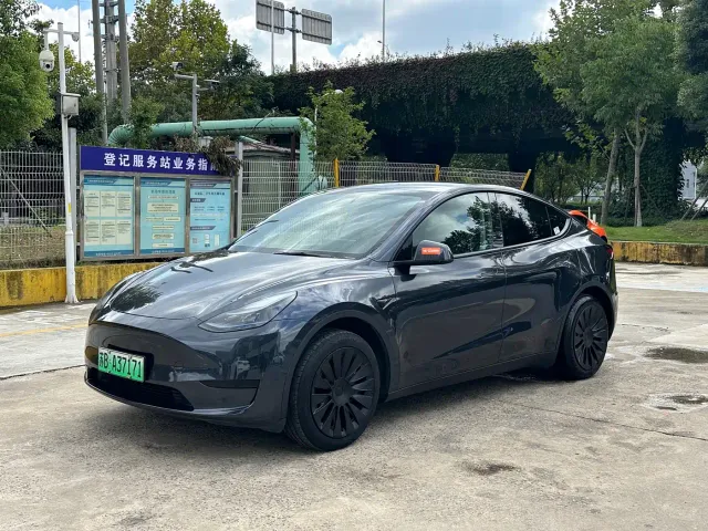 Фотография автомобиля — Tesla Model Y