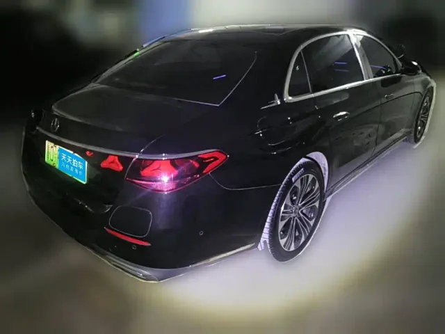 Mercedes-Benz E-Class — Фото автомобиля 2