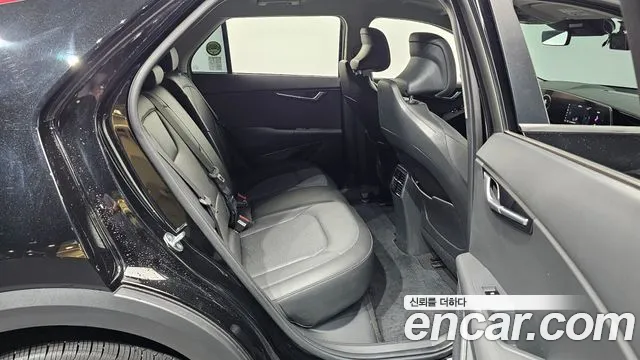 Kia Niro — Фото автомобиля 11
