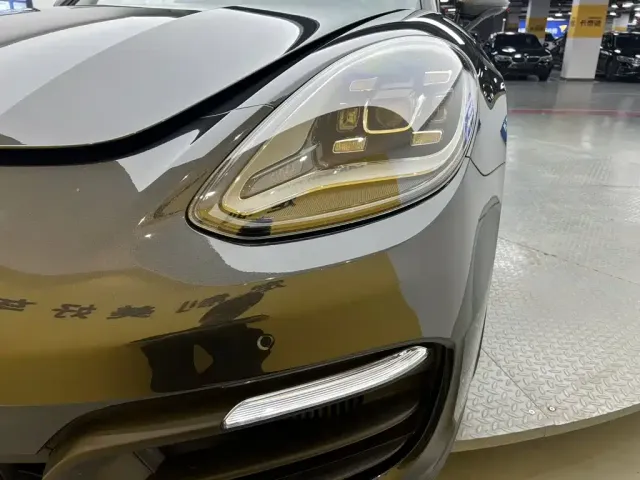 Porsche Panamera — Фото автомобиля 8