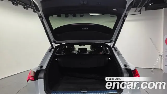 Audi e-tron — Фото автомобиля 20