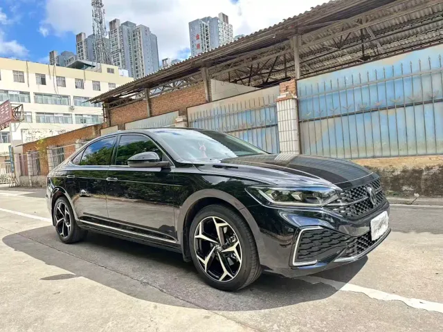 Volkswagen Passat — Фото автомобиля 3