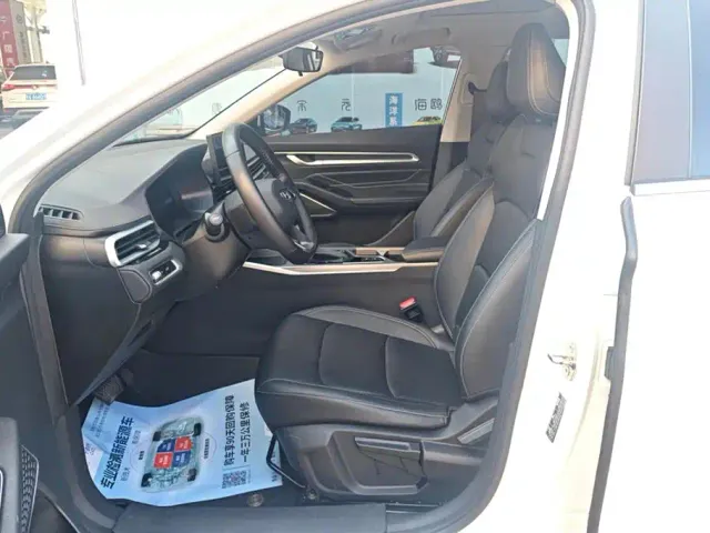 Geely Emgrand — Фото автомобиля 9