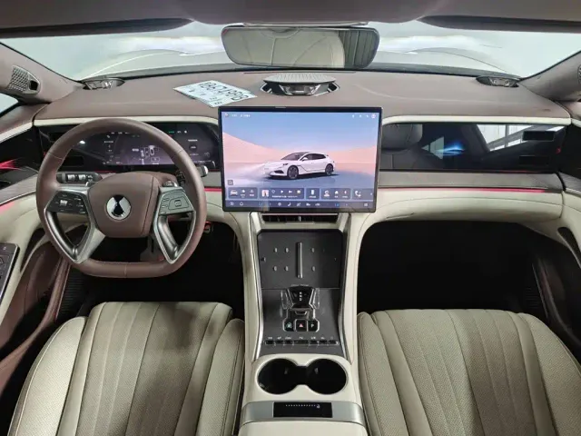 Denza Z9GT — Фото автомобиля 11