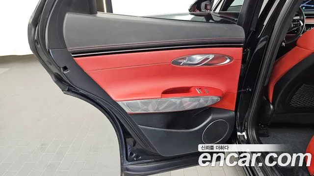 Genesis GV70 — Фото автомобиля 14