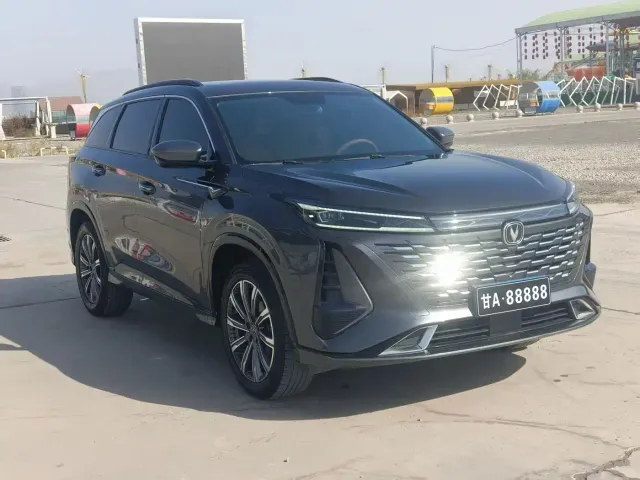Changan CS75 Plus — Фото автомобиля 3
