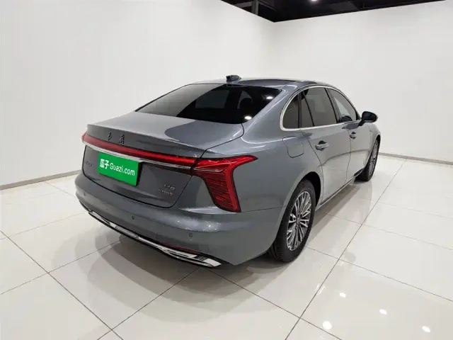 Hongqi H5 — Фото автомобиля 4