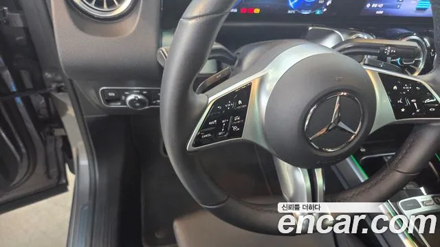 Mercedes-Benz EQB — Фото автомобиля 18