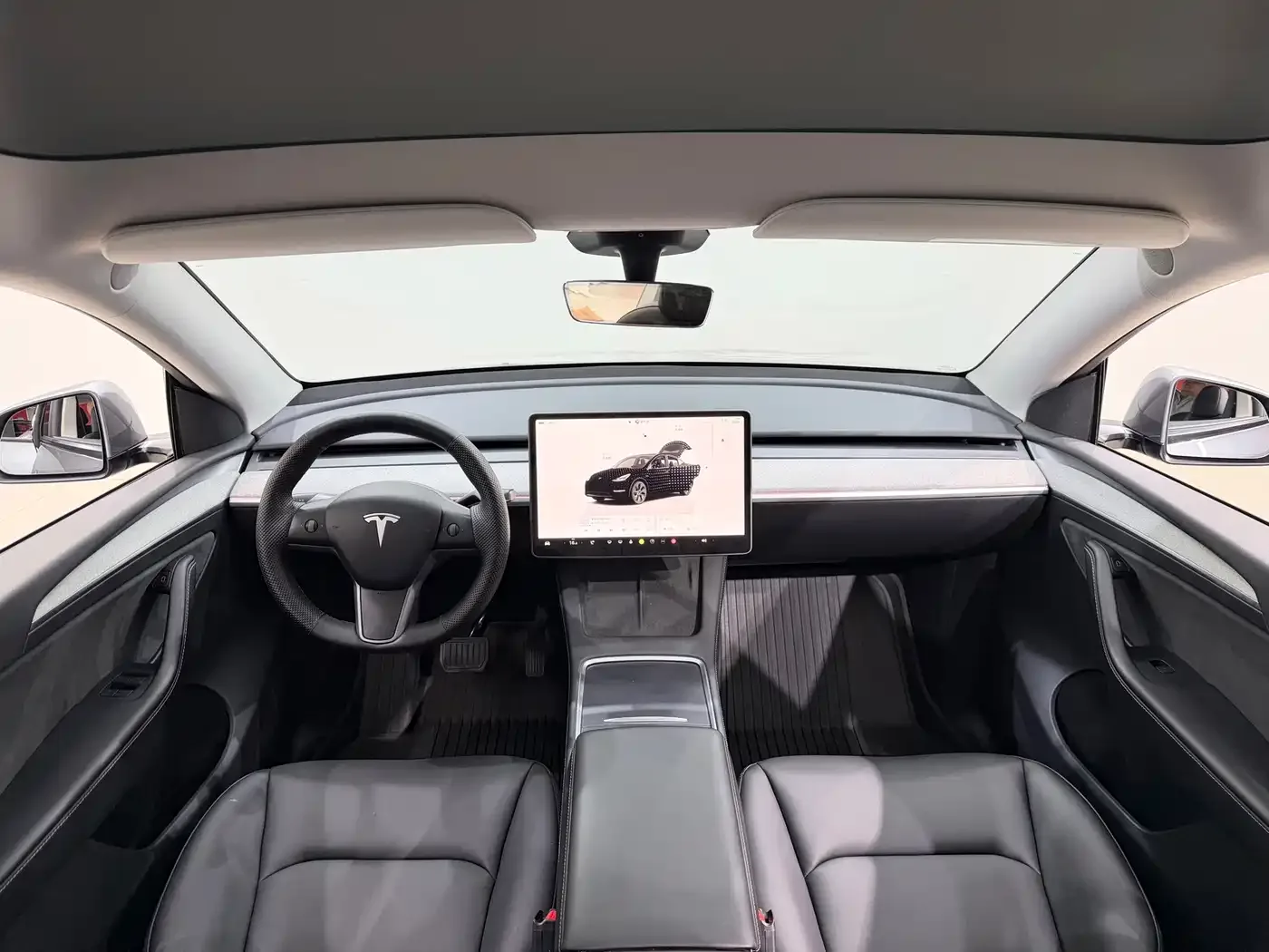 Tesla Model Y 2024 Rear-Wheel Drive Version — Фото автомобиля 15