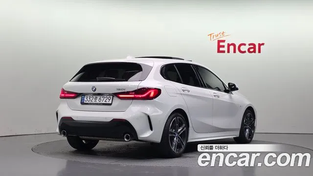 BMW 1 Series F40 — Фото автомобиля 2
