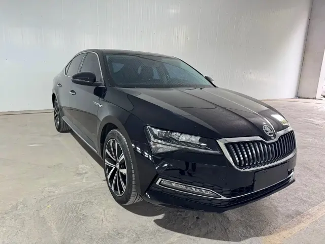 Skoda Superb — Фото автомобиля 2