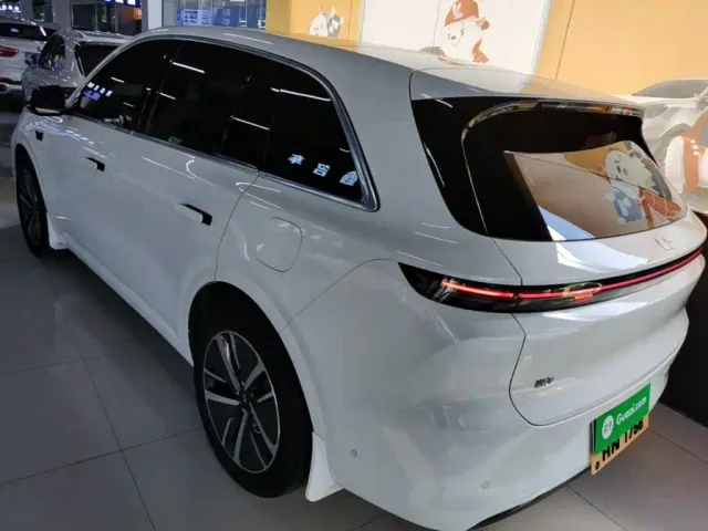 Li Auto L6 — Фото автомобиля 4