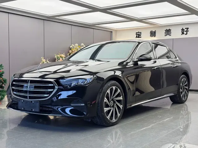 Фотография автомобиля — Mercedes-Benz E-Class