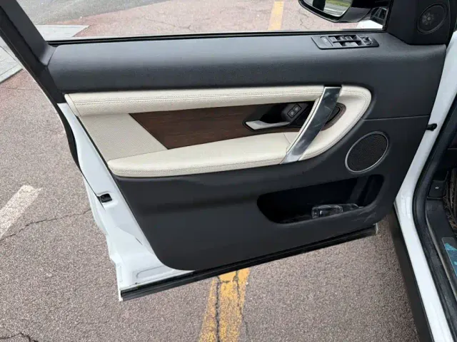 Land Rover Discovery Sport — Фото автомобиля 6