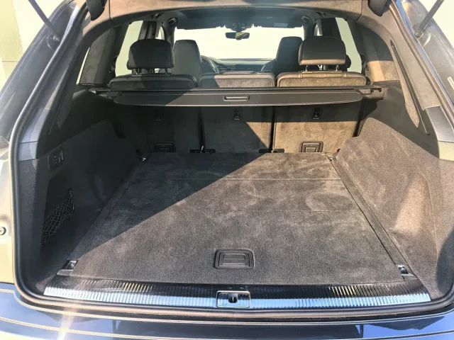 Audi SQ7 — Фото автомобиля 22