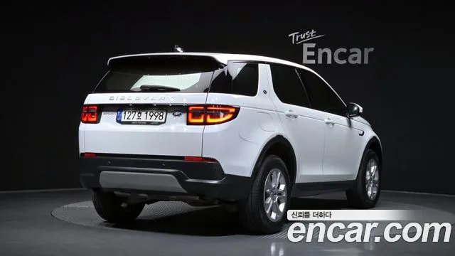 Land Rover Discovery Sport — Фото автомобиля 3