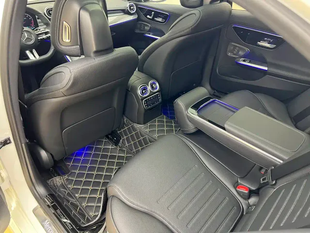 Mercedes-Benz C-Class — Фото автомобиля 12