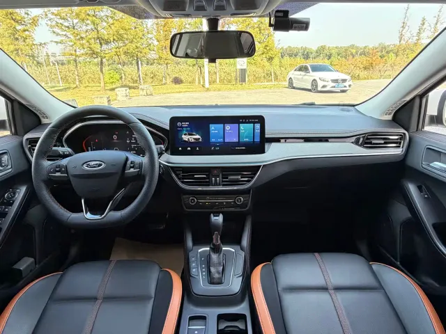 Ford Focus — Фото автомобиля 13