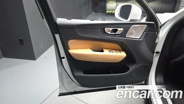Volvo XC60 2nd Gen — Фото автомобиля 13