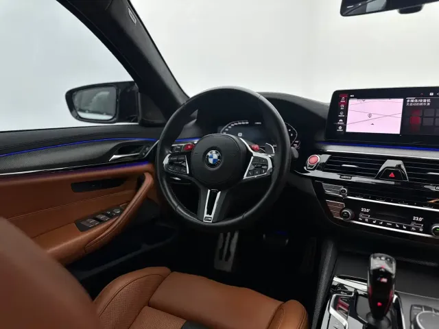 BMW M5 — Фото автомобиля 6