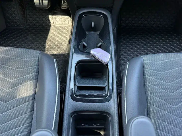 Volkswagen ID.3 — Фото автомобиля 16