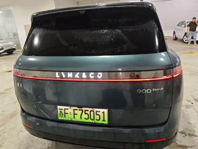 Lynk & Co 900 — Фото автомобиля 2