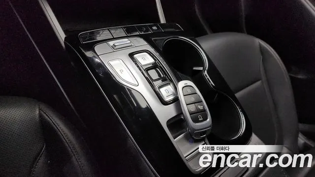Hyundai Tucson Tucson (NX4) Дизель 2.0 2WD — Фото автомобиля 9